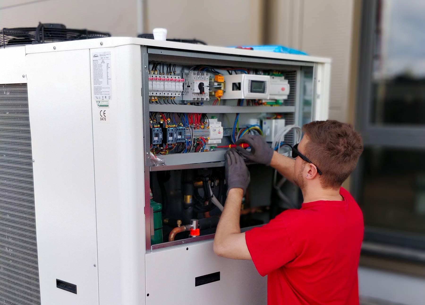 Assistenza post vendita funzionamento unità esterna enologia